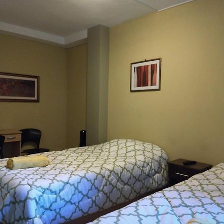 Give House Bed and Breakfast Guatemala City Exteriör bild