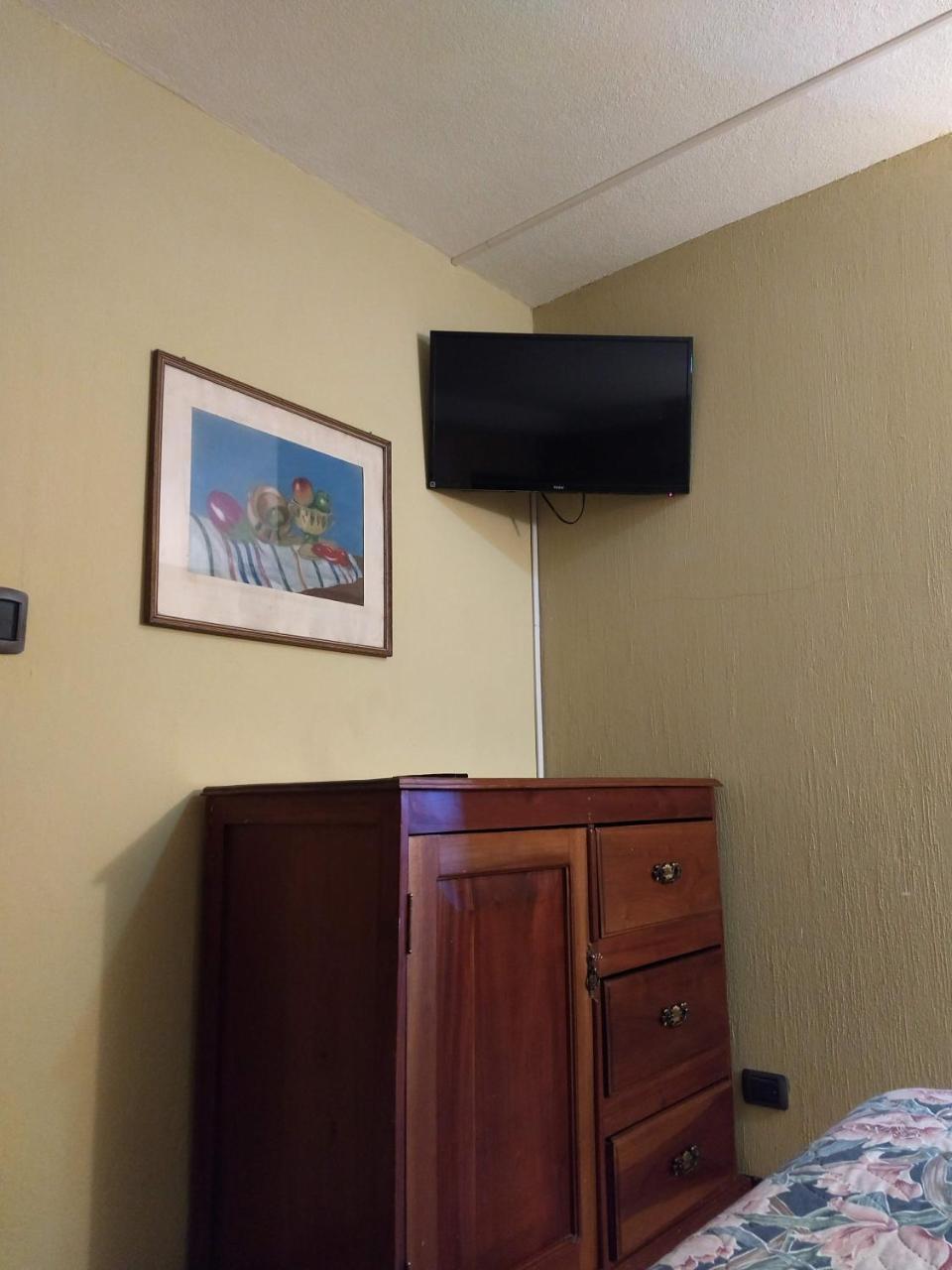 Give House Bed and Breakfast Guatemala City Exteriör bild