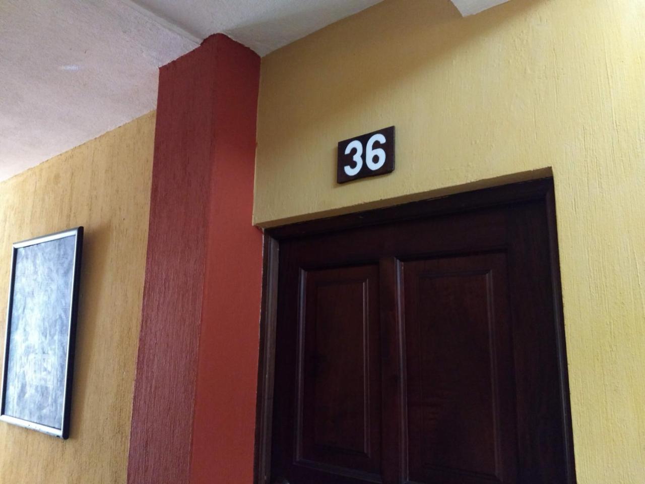 Give House Bed and Breakfast Guatemala City Exteriör bild