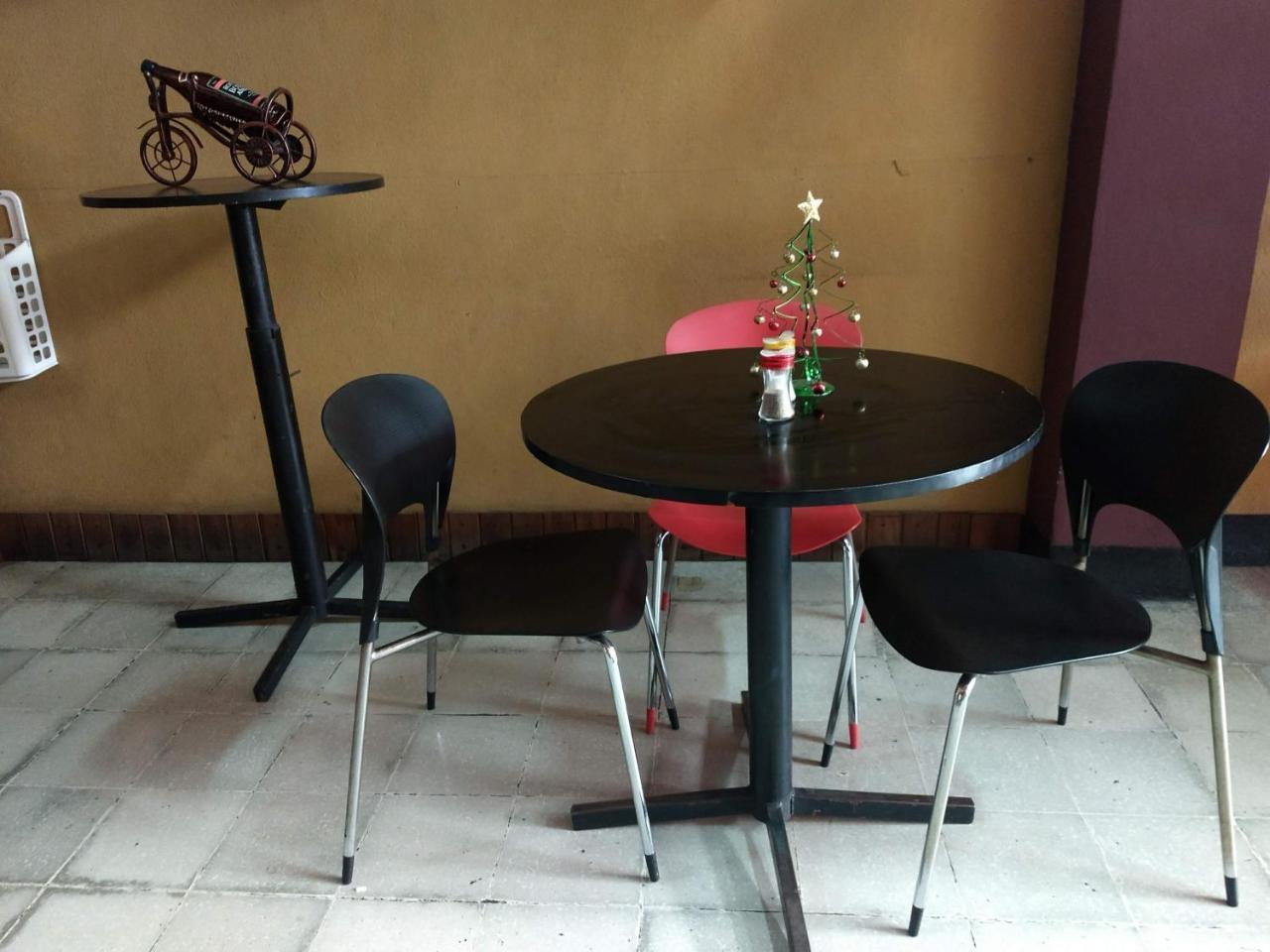 Give House Bed and Breakfast Guatemala City Exteriör bild
