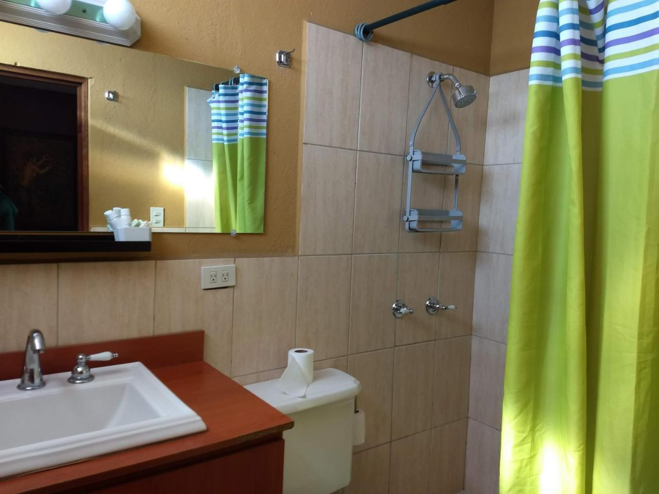 Give House Bed and Breakfast Guatemala City Exteriör bild