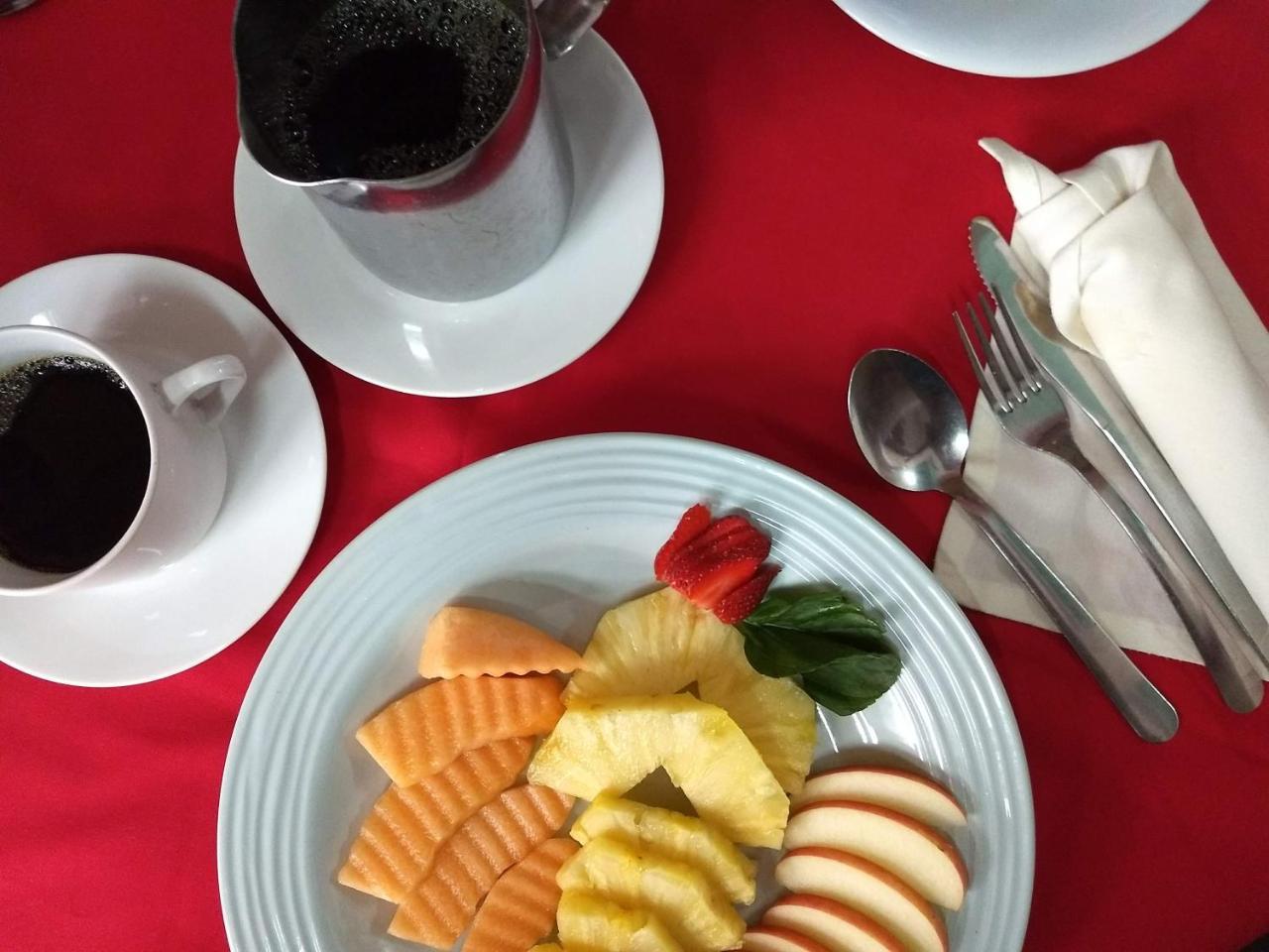 Give House Bed and Breakfast Guatemala City Exteriör bild