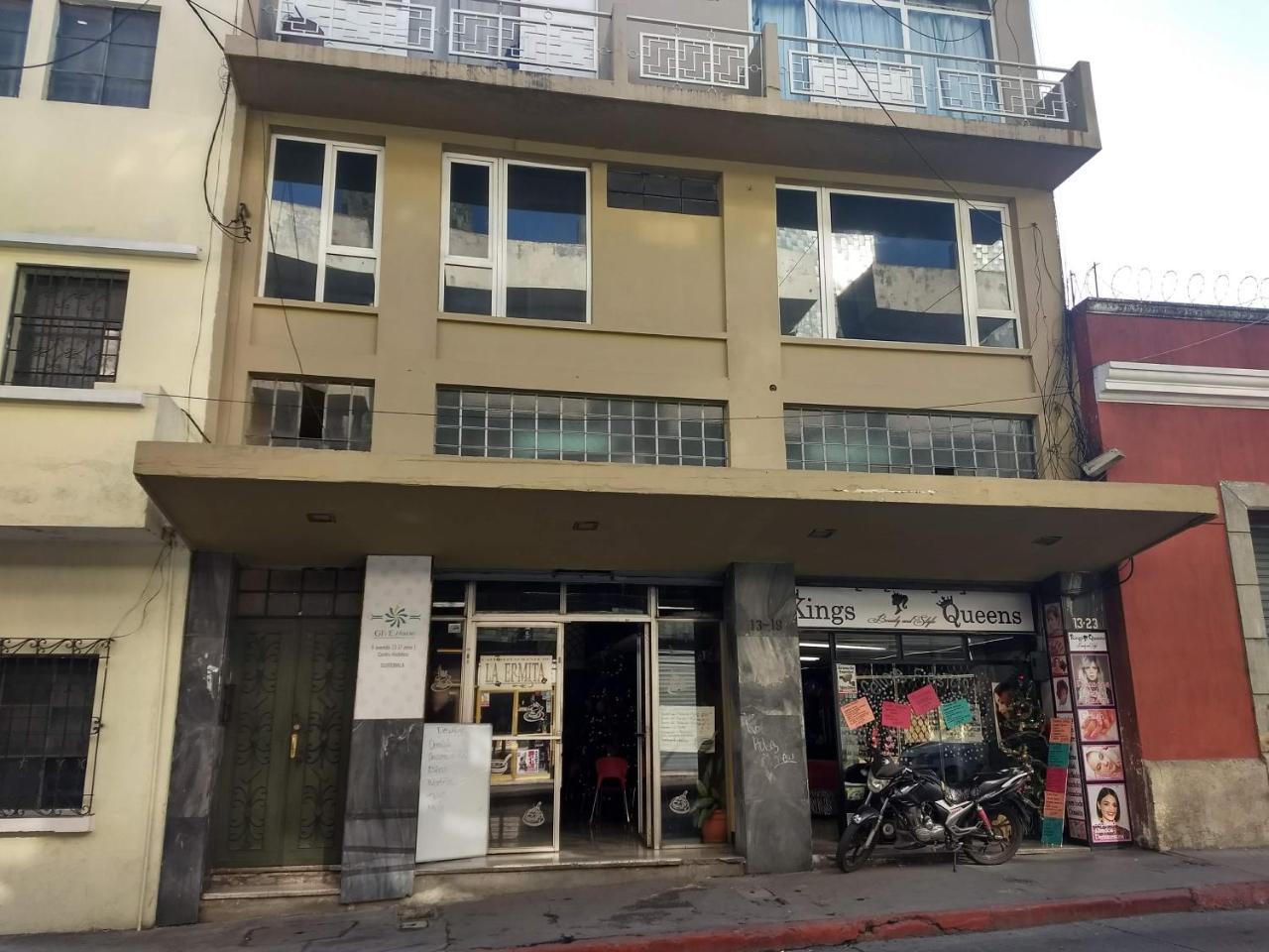 Give House Bed and Breakfast Guatemala City Exteriör bild