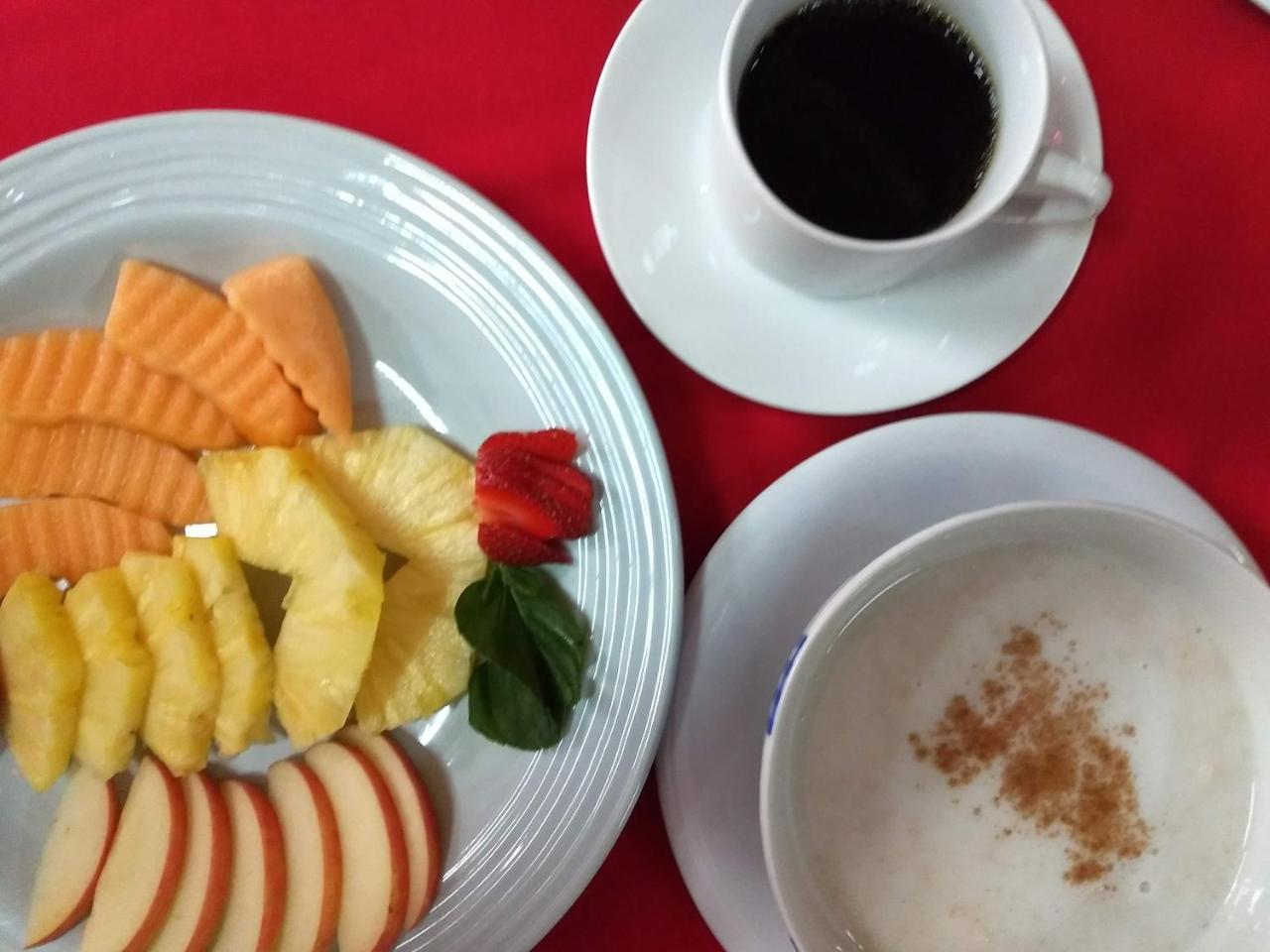 Give House Bed and Breakfast Guatemala City Exteriör bild