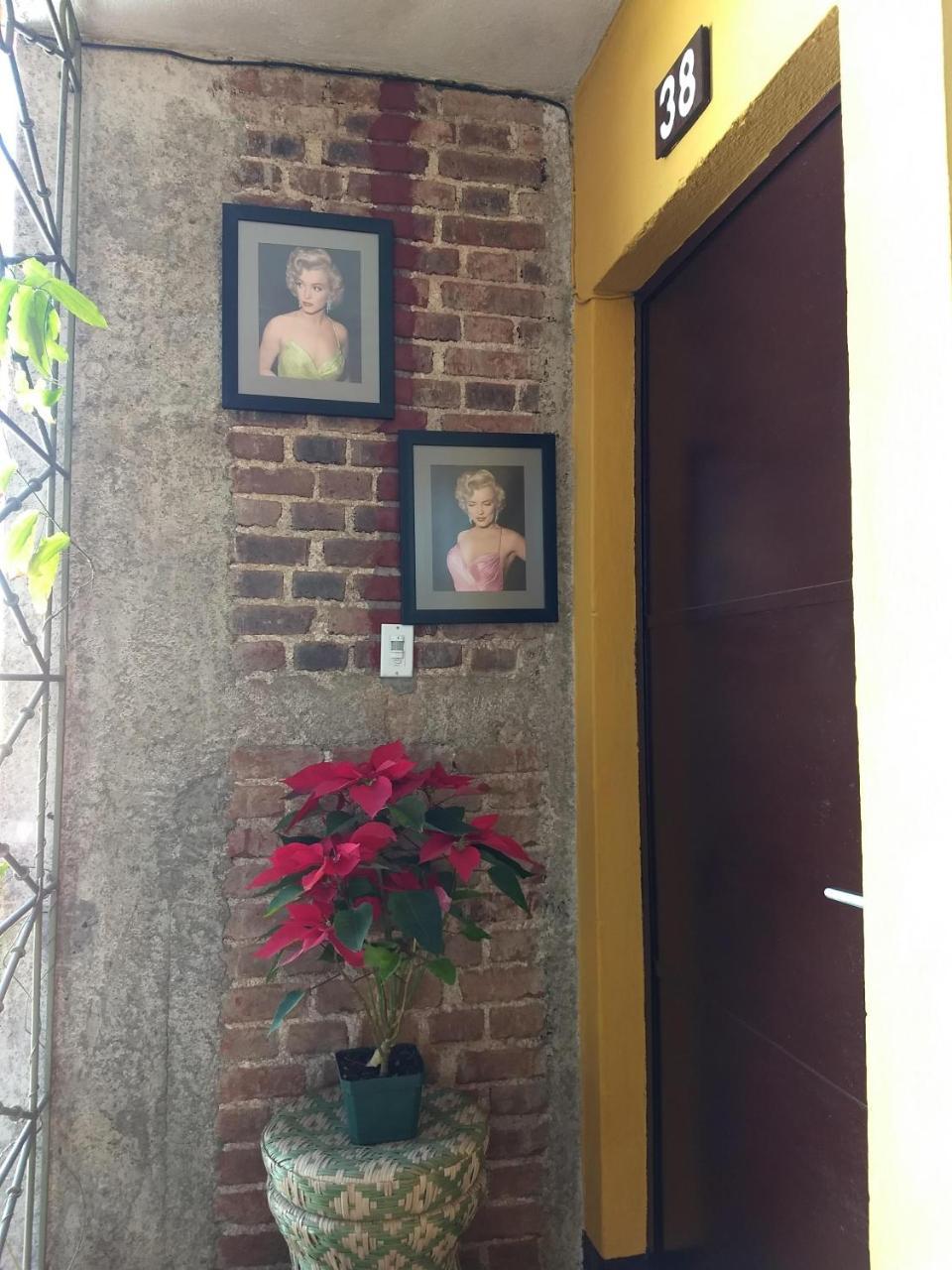 Give House Bed and Breakfast Guatemala City Exteriör bild