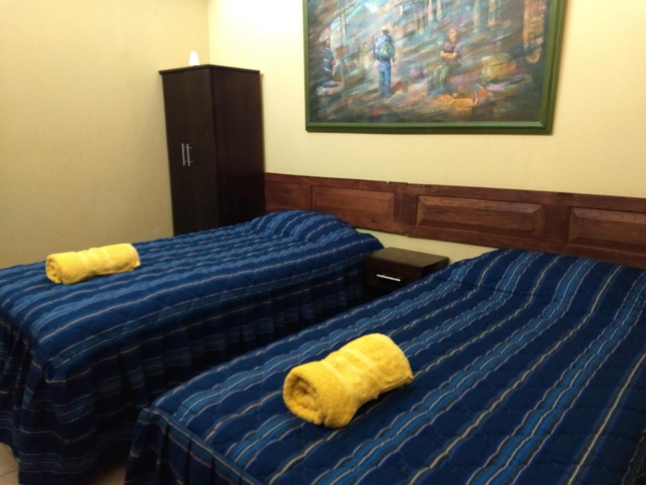Give House Bed and Breakfast Guatemala City Exteriör bild