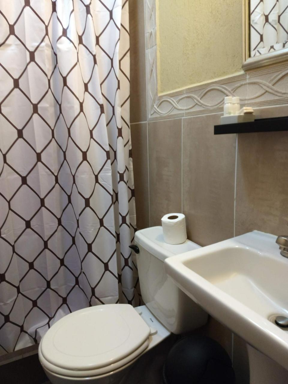 Give House Bed and Breakfast Guatemala City Exteriör bild
